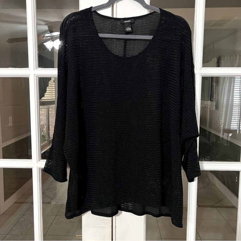 Barely worn! Loose knit Alfani XL sweater. Nice & light & stretchy.